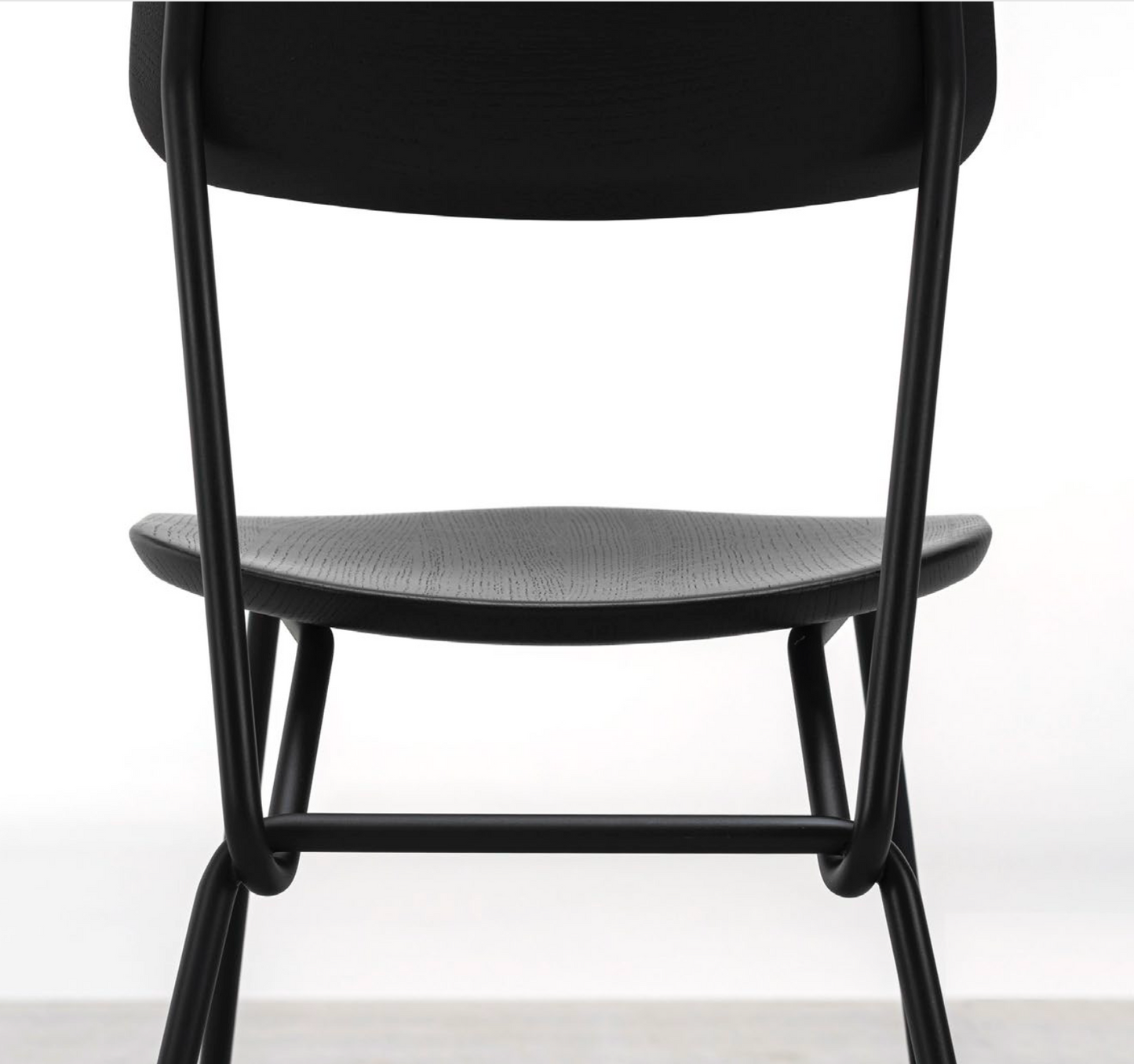 STRAIN CHAIR