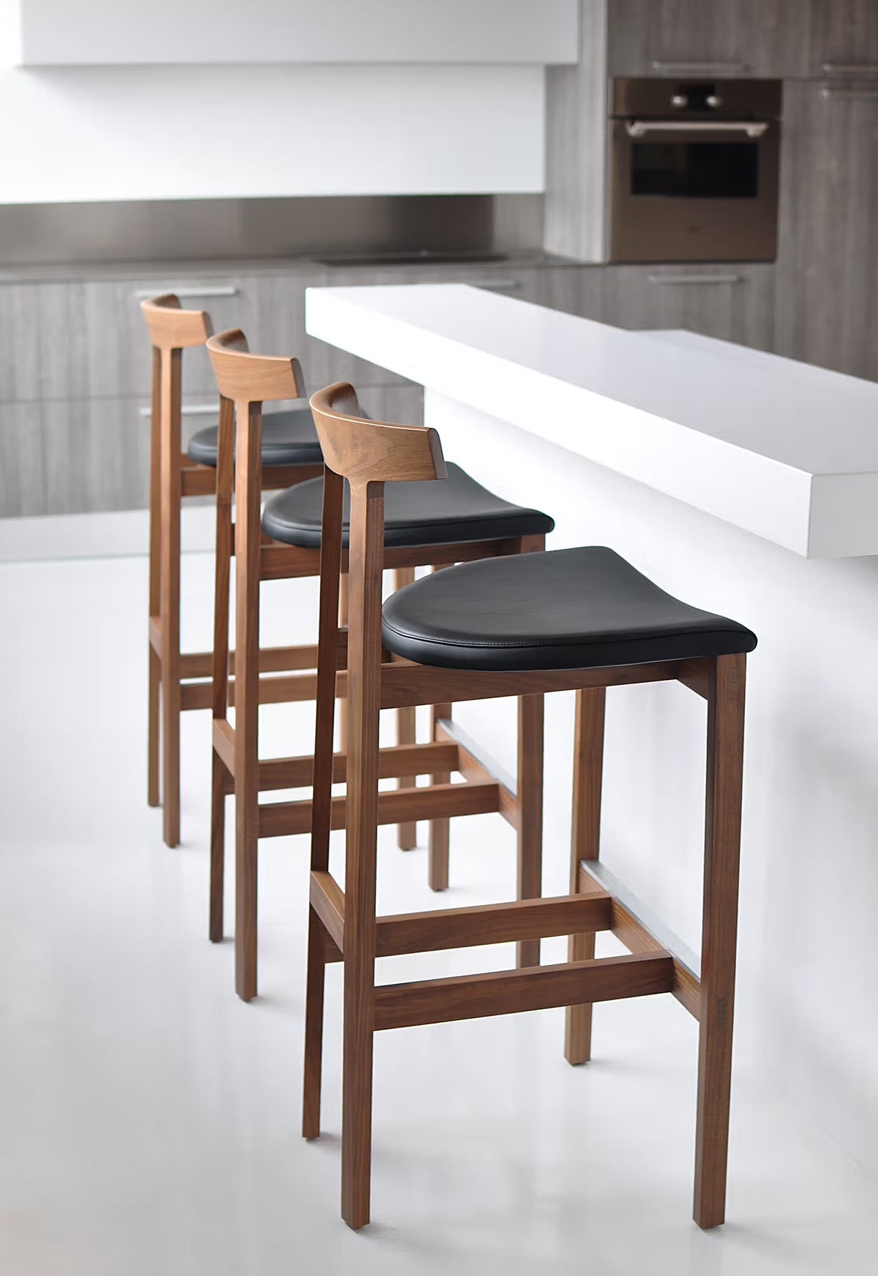 TORII BAR STOOL