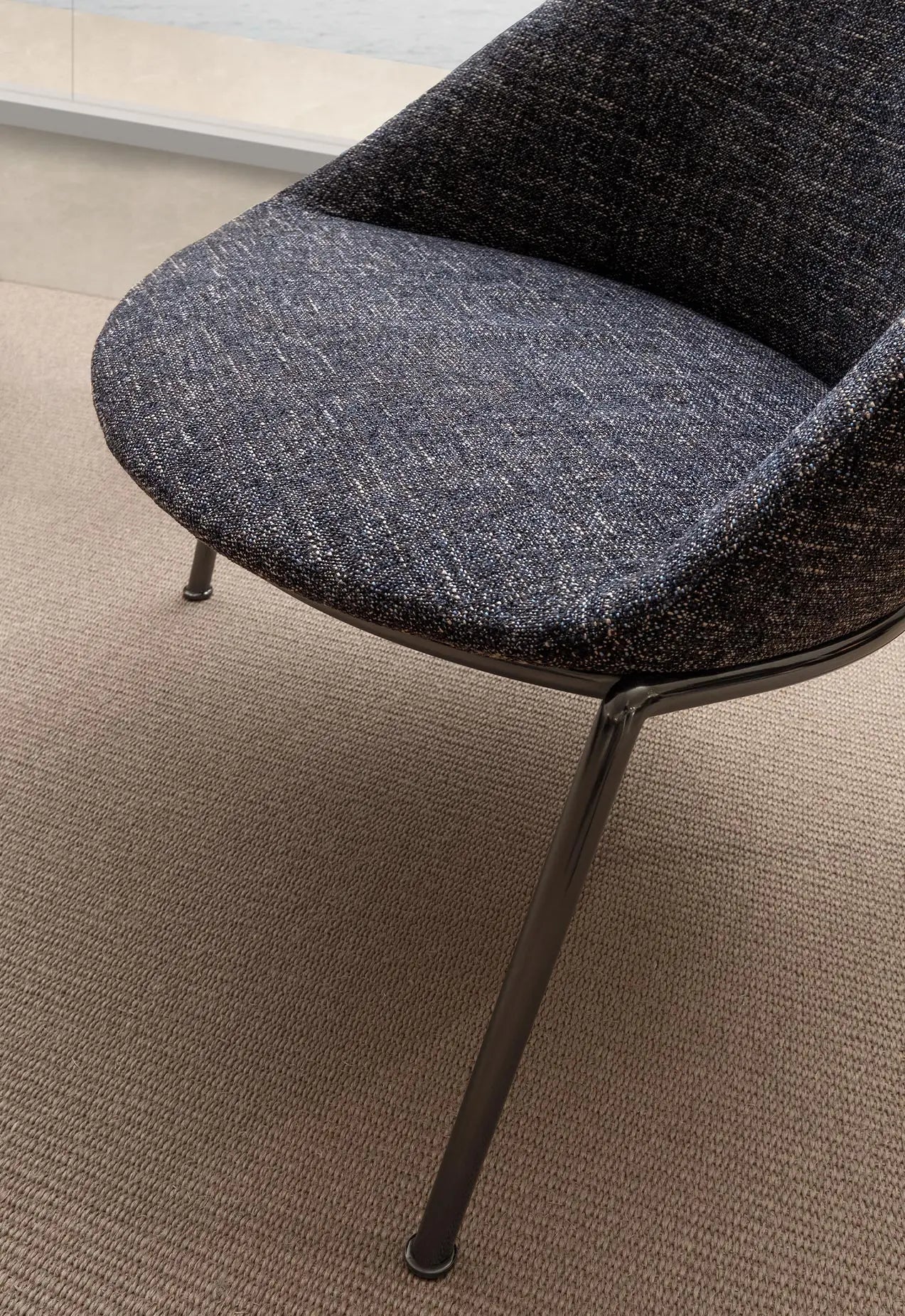 CIRCA LOUNGE CHAIR