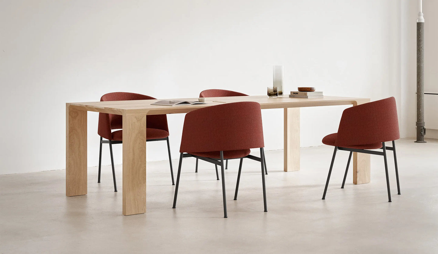 COLLAR DINING CHAIR