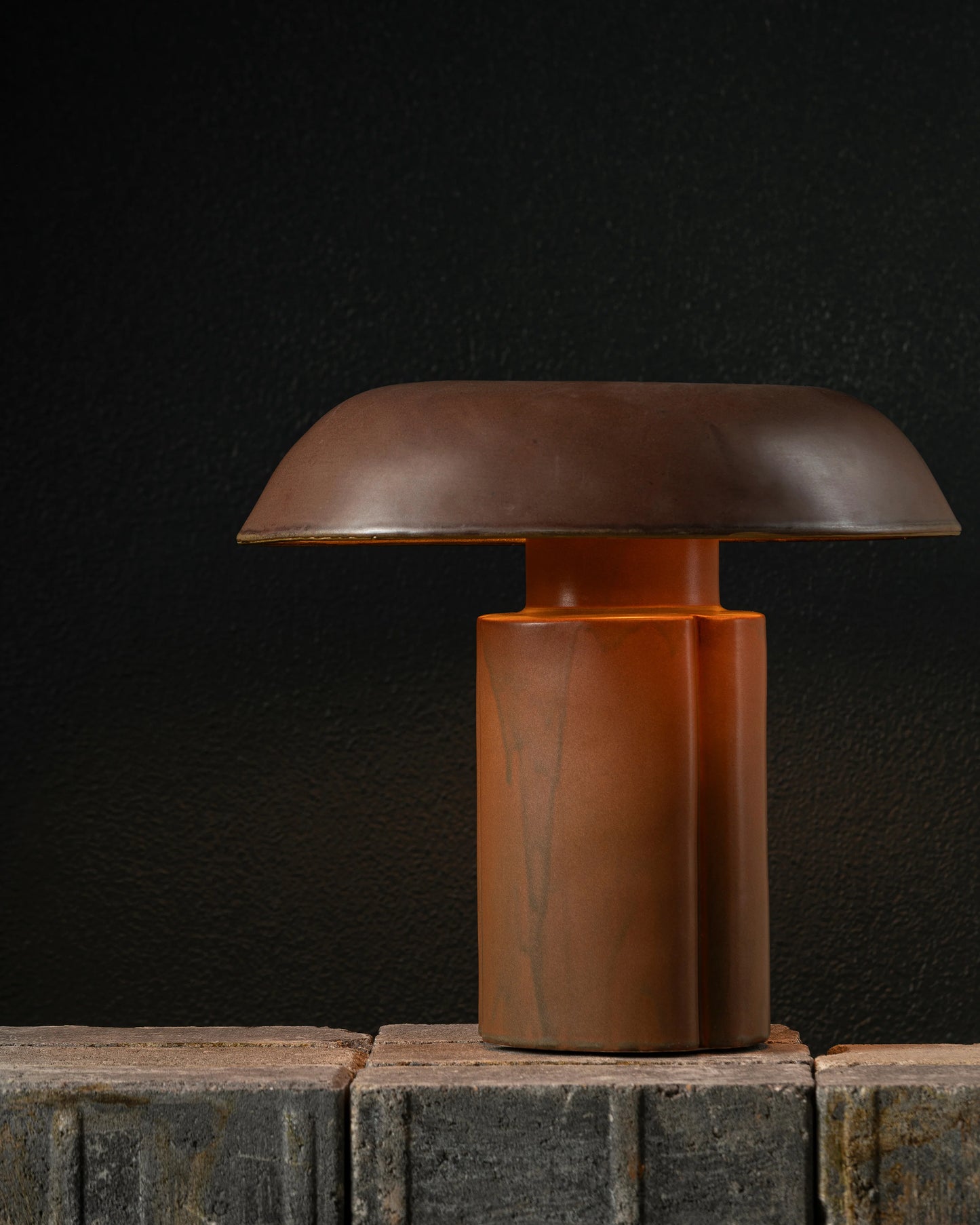 BROWN OLIVER 桌燈