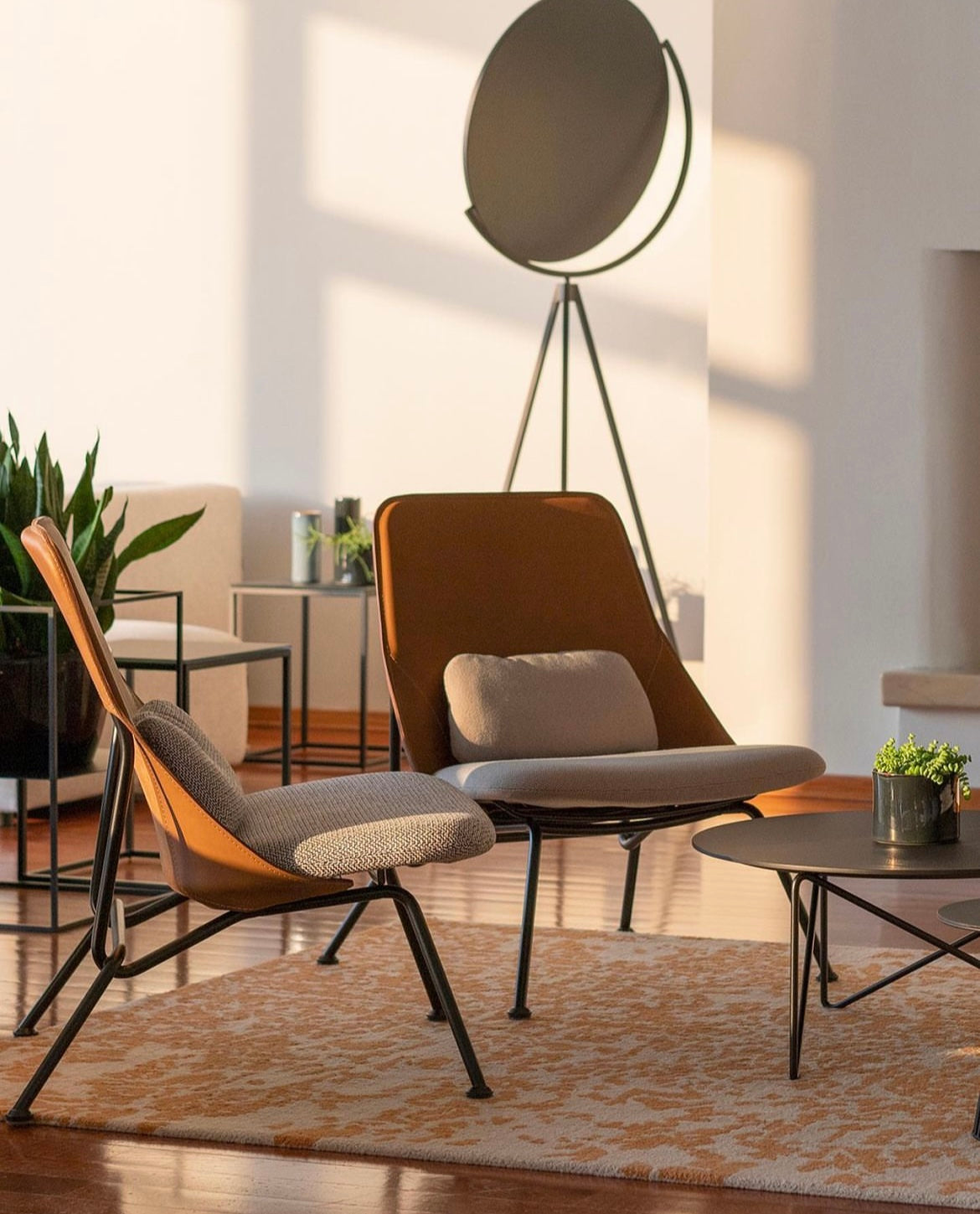 STRAIN EASY CHAIR