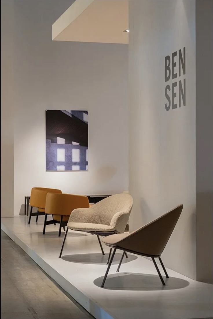 CIRCA LOUNGE WITH ARMRESTS