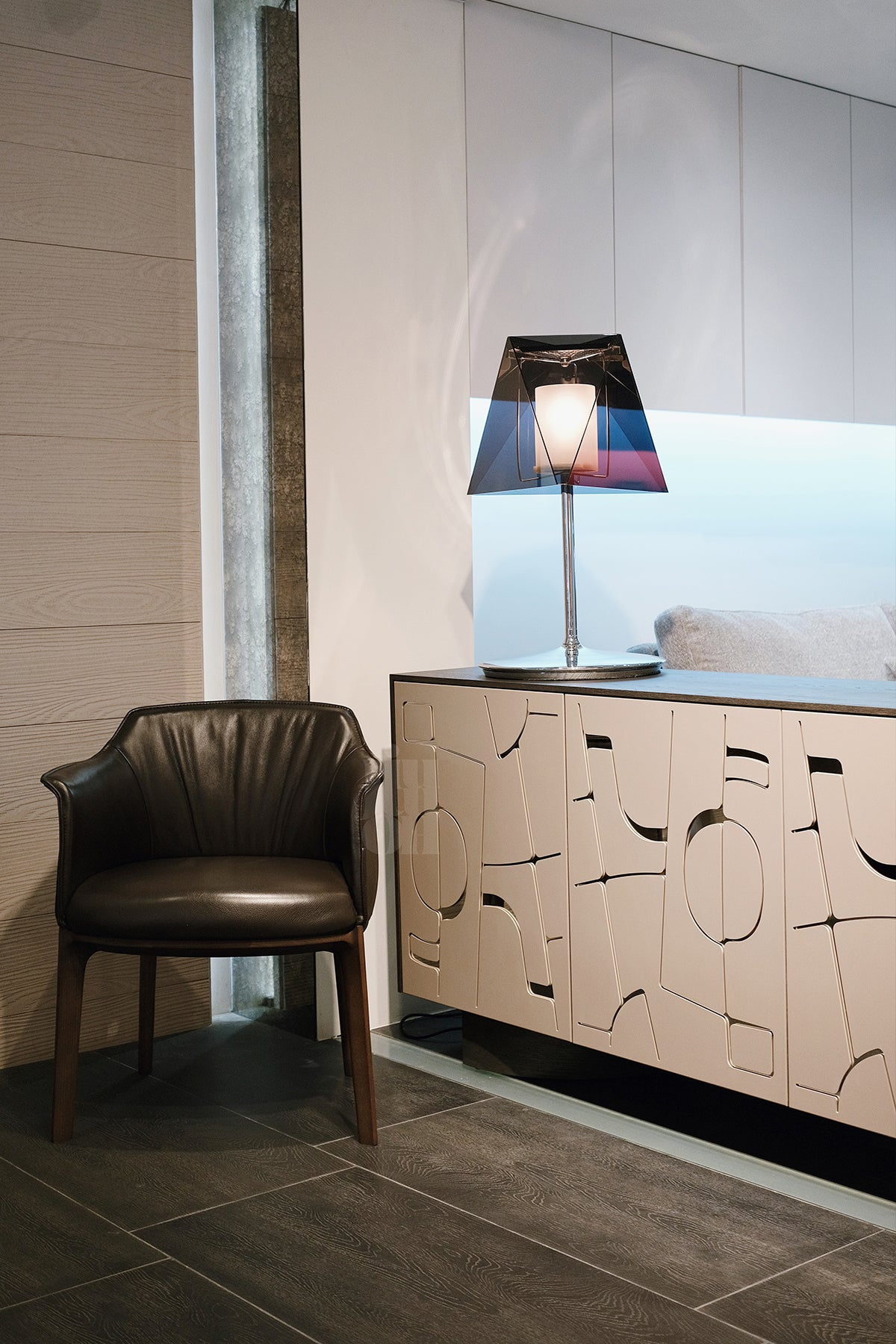 UNIQUE SIDEBOARD