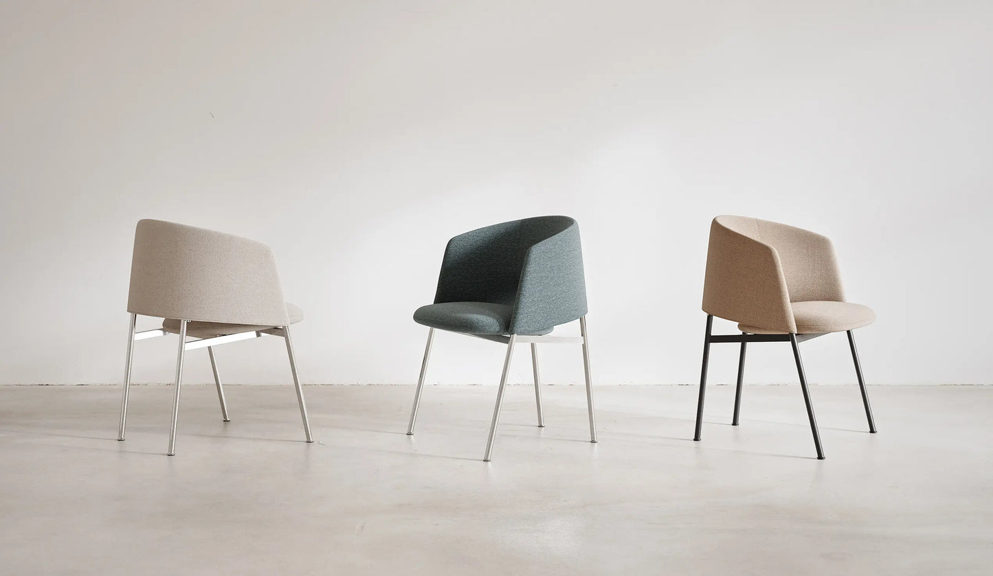 COLLAR DINING CHAIR