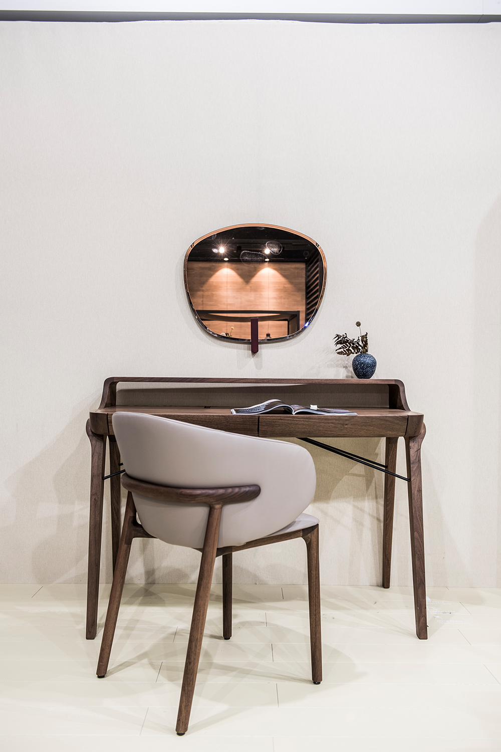 MELA CHAIR