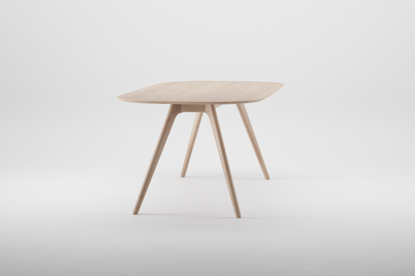 COCO TABLE