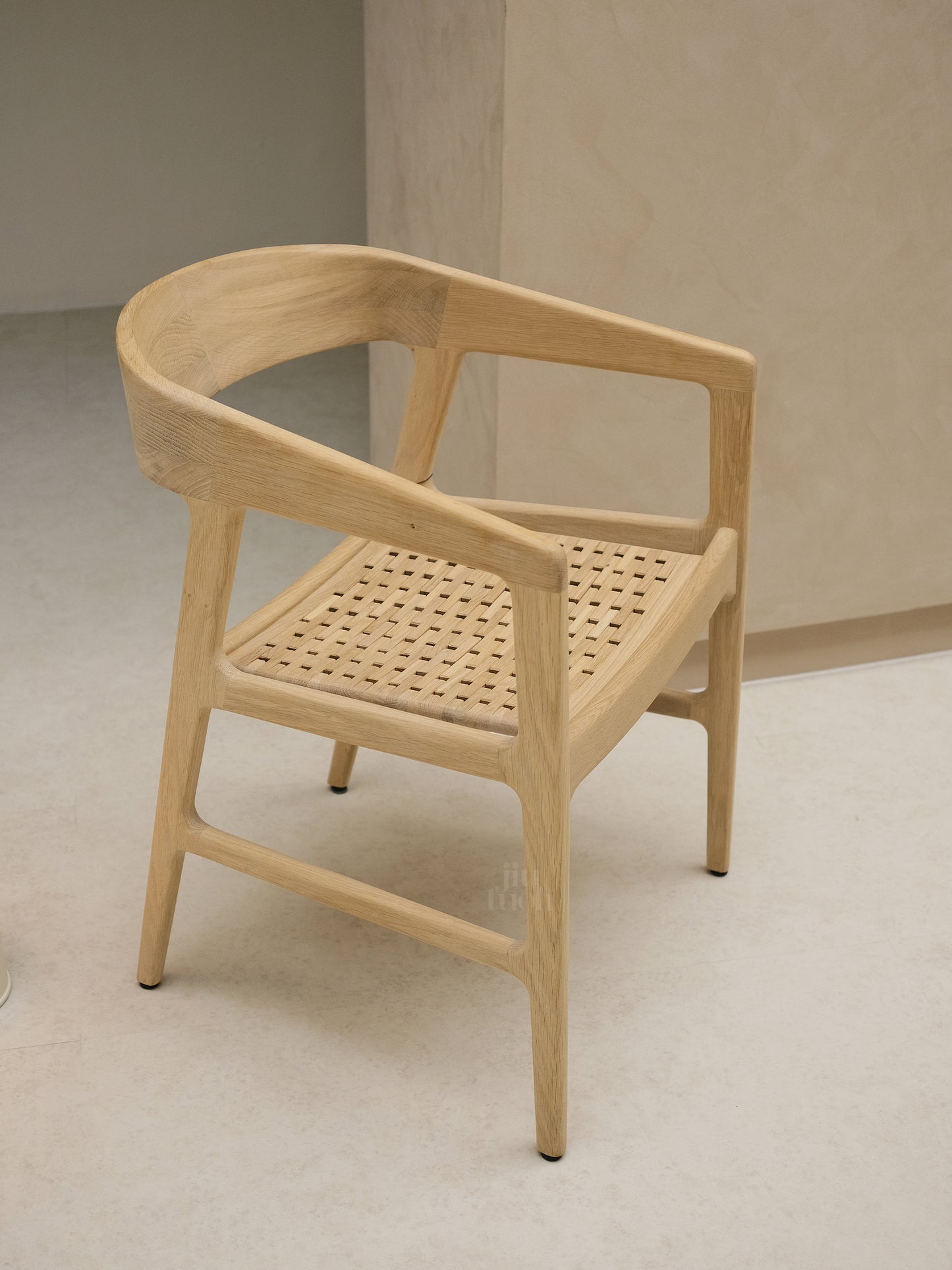 TESA CHAIR