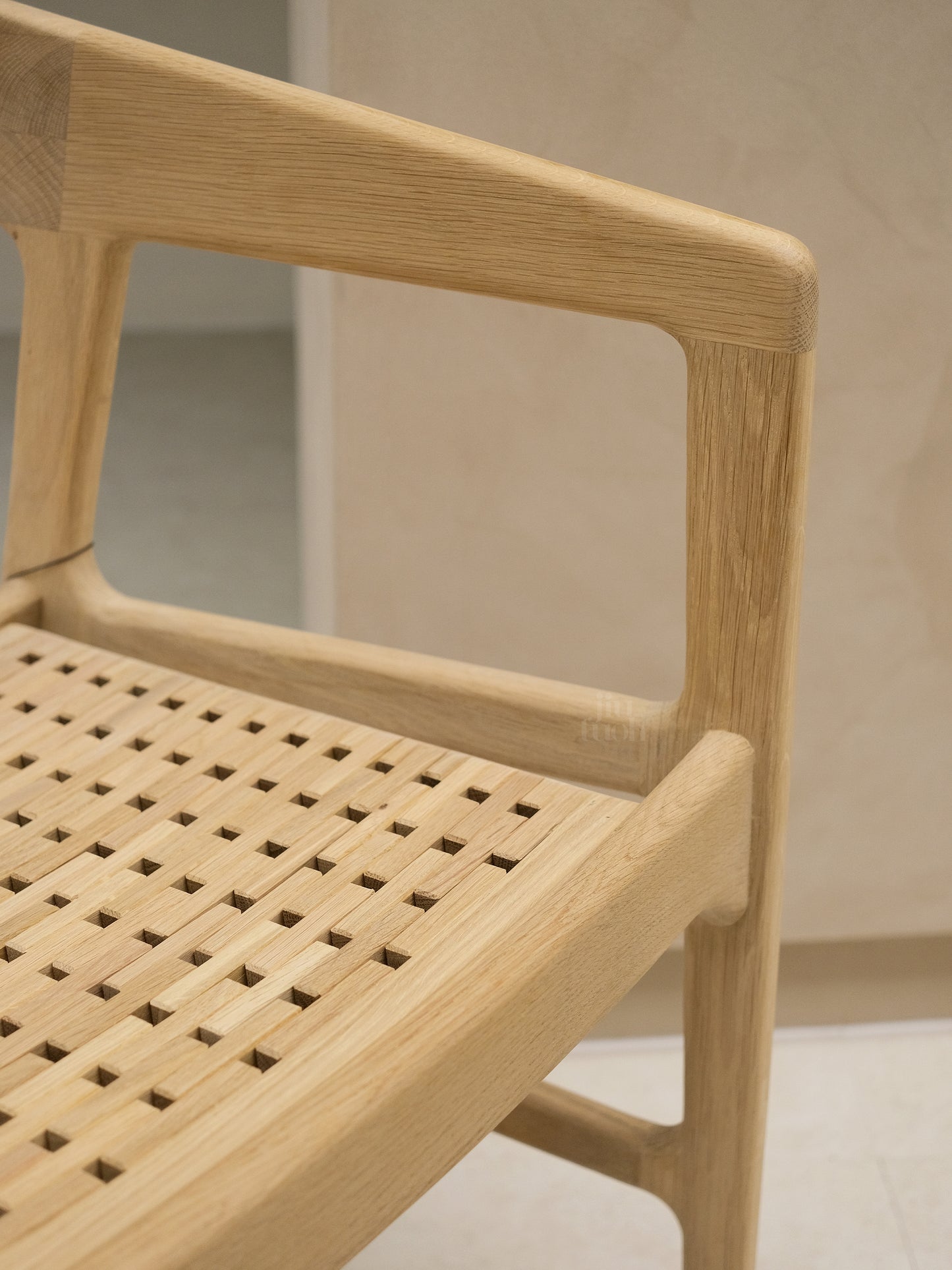 TESA CHAIR