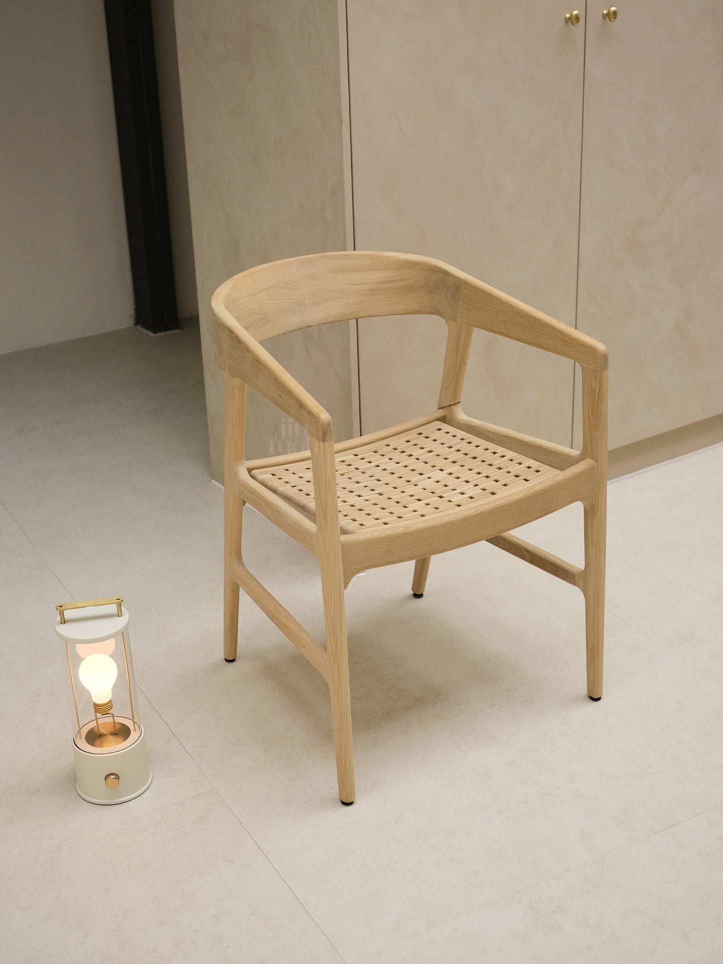 TESA CHAIR