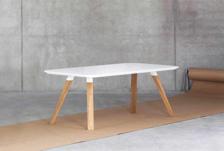 OBLIQUE TABLE