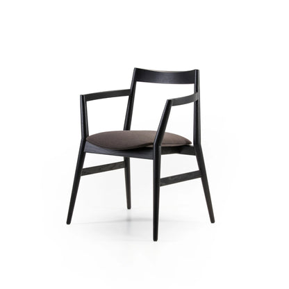 DOBRA CHAIR