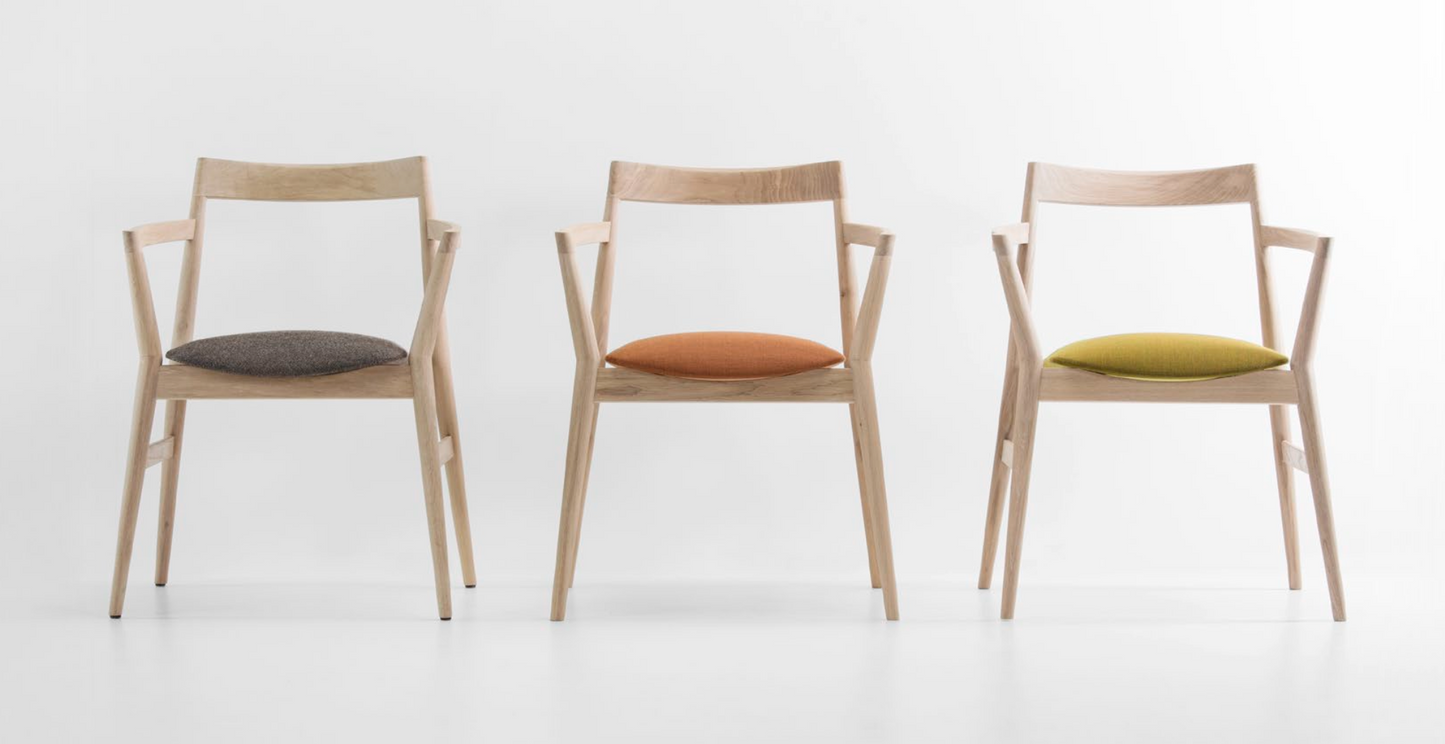 DOBRA CHAIR