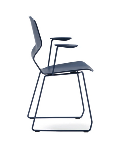 OBLIKANT CHAIR WITH ARMRESTS