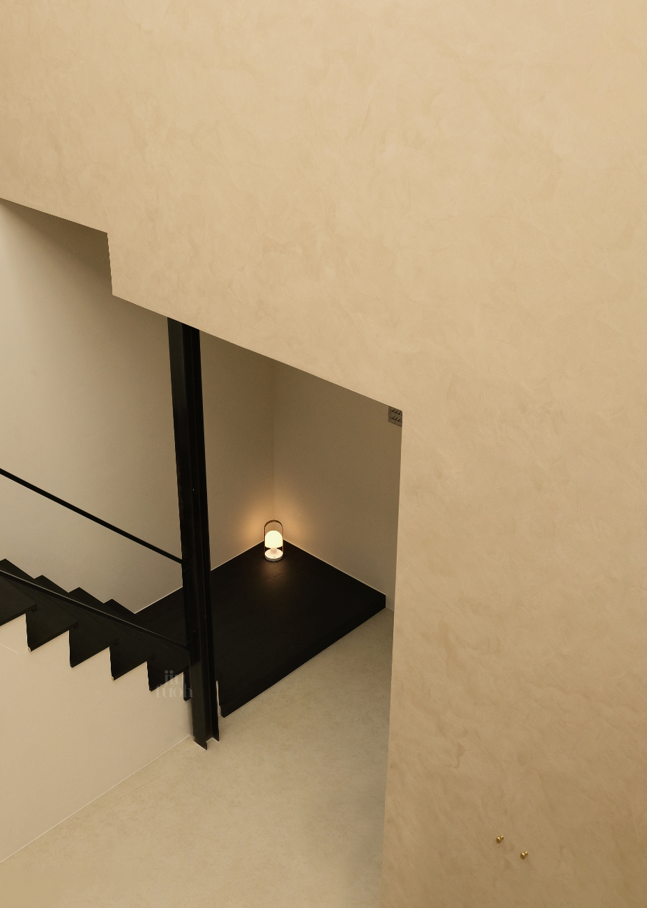 FOLLOW ME PORTABLE LAMP
