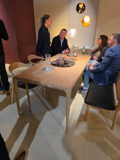 LATUS TABLE