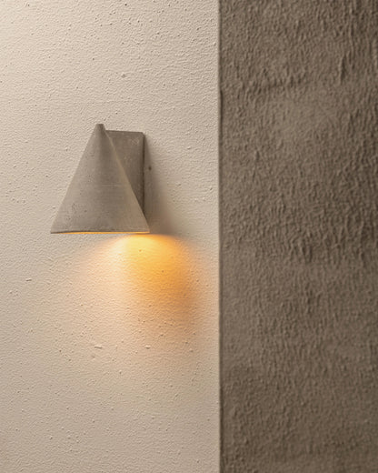 Wall lamp °1  Shape 壁燈