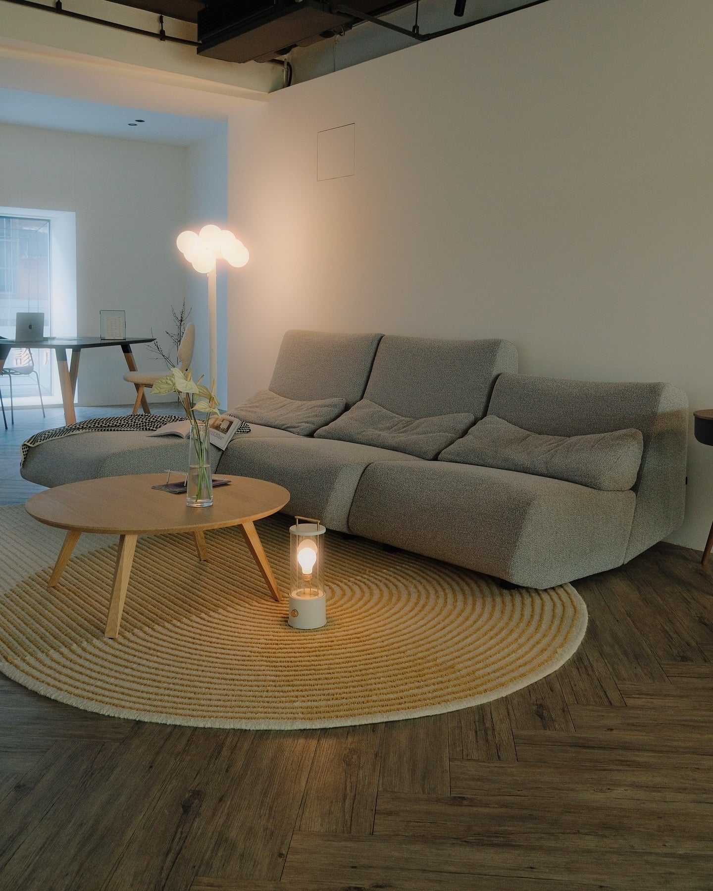 ABSENT SOFA
