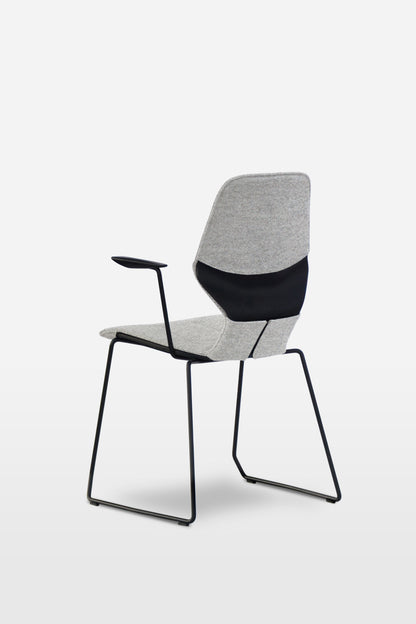 OBLIKANT CHAIR WITH ARMRESTS