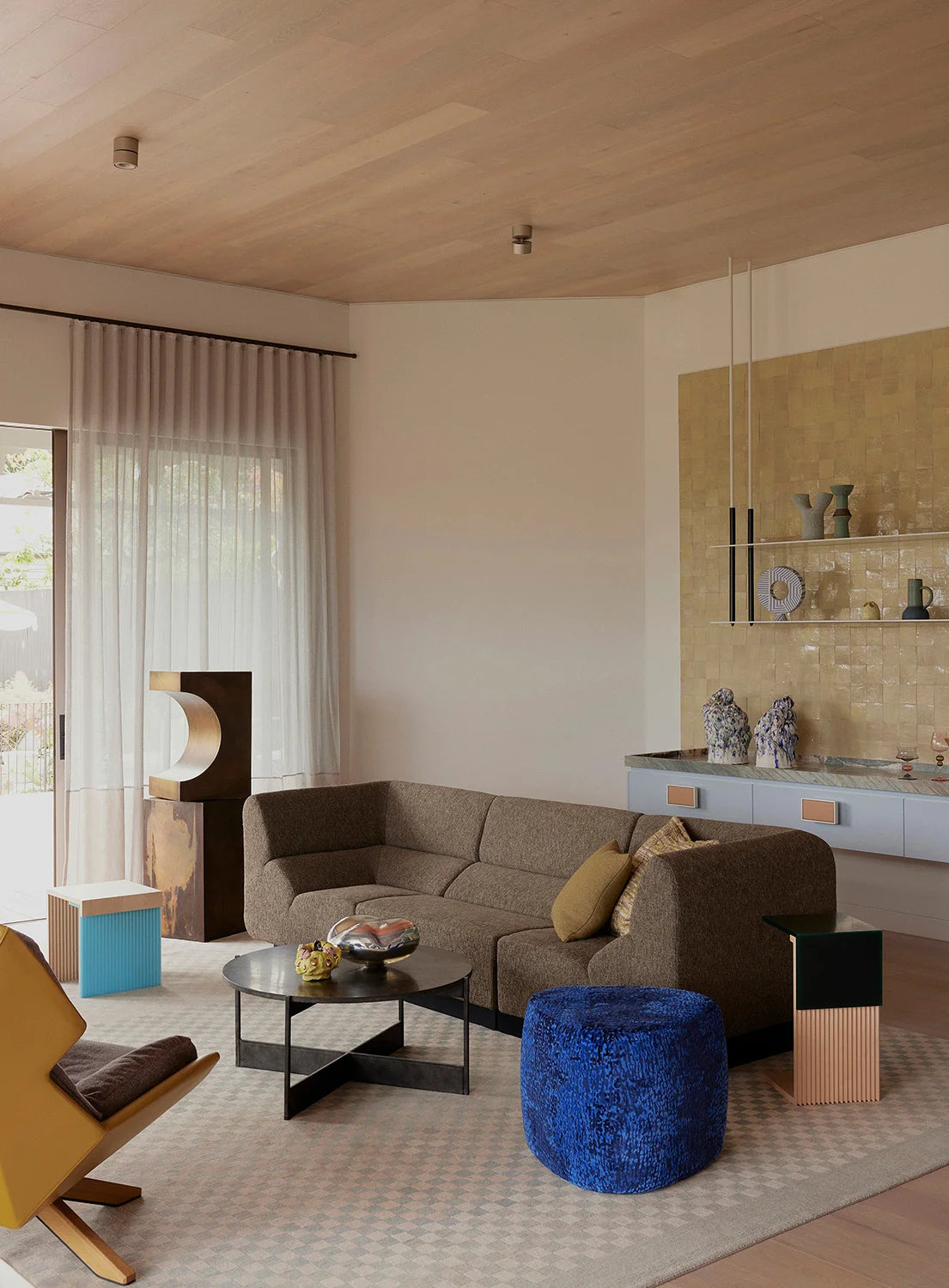 LAYOUT SOFA