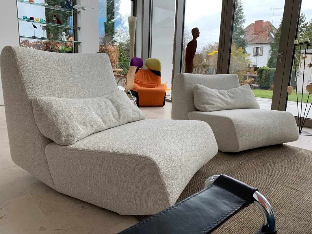 ABSENT SOFA
