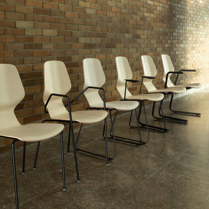 OBLIKANT CHAIR WITH ARMRESTS