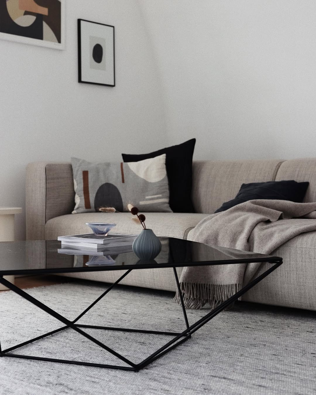 AVET LOW TABLE