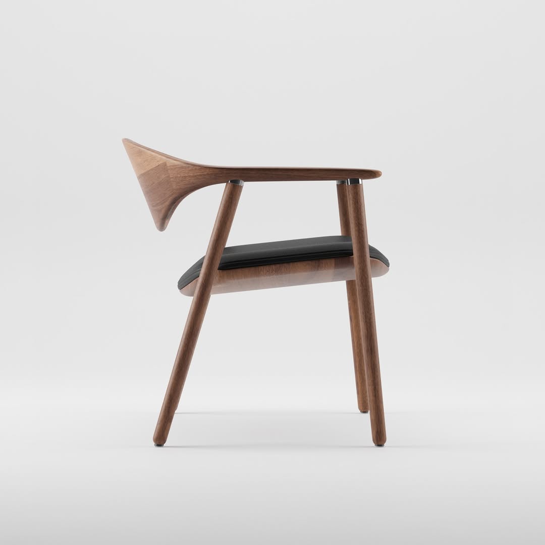 NARU LOUNGE CHAIR