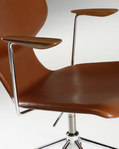OBLIKANT CHAIR WITH ARMRESTS