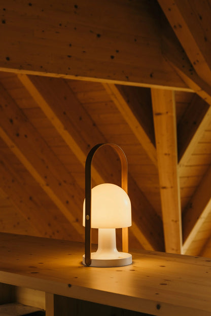 FOLLOW ME PORTABLE LAMP