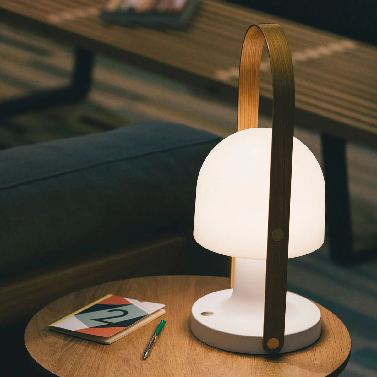 FOLLOW ME PORTABLE LAMP