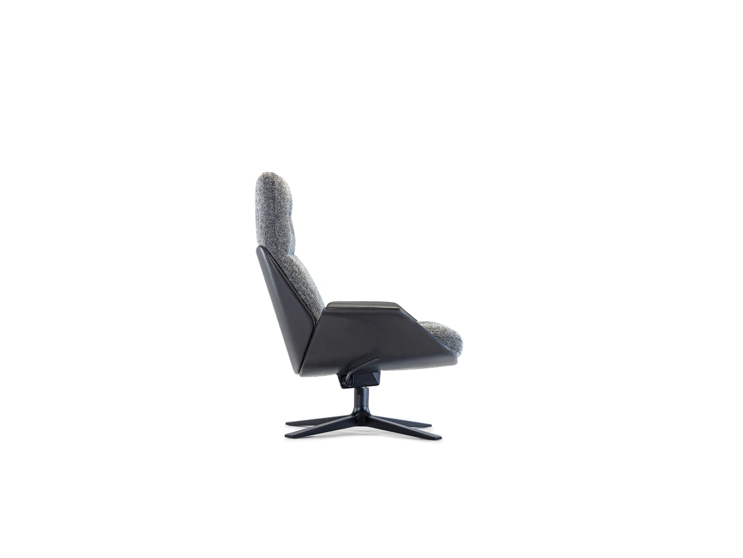REI ARMCHAIR